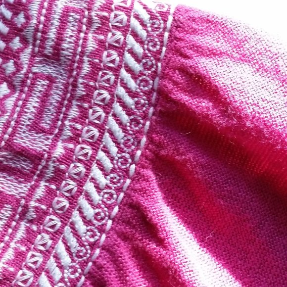 Vintage V-Neck Embellished Half Sleeve Top. Size M. - Picture 6 of 6